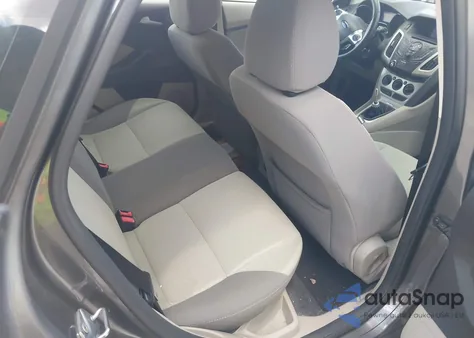 2013 Ford Focus Se z USA, uszkodzony, nr VIN 1FADP3K20DL155882